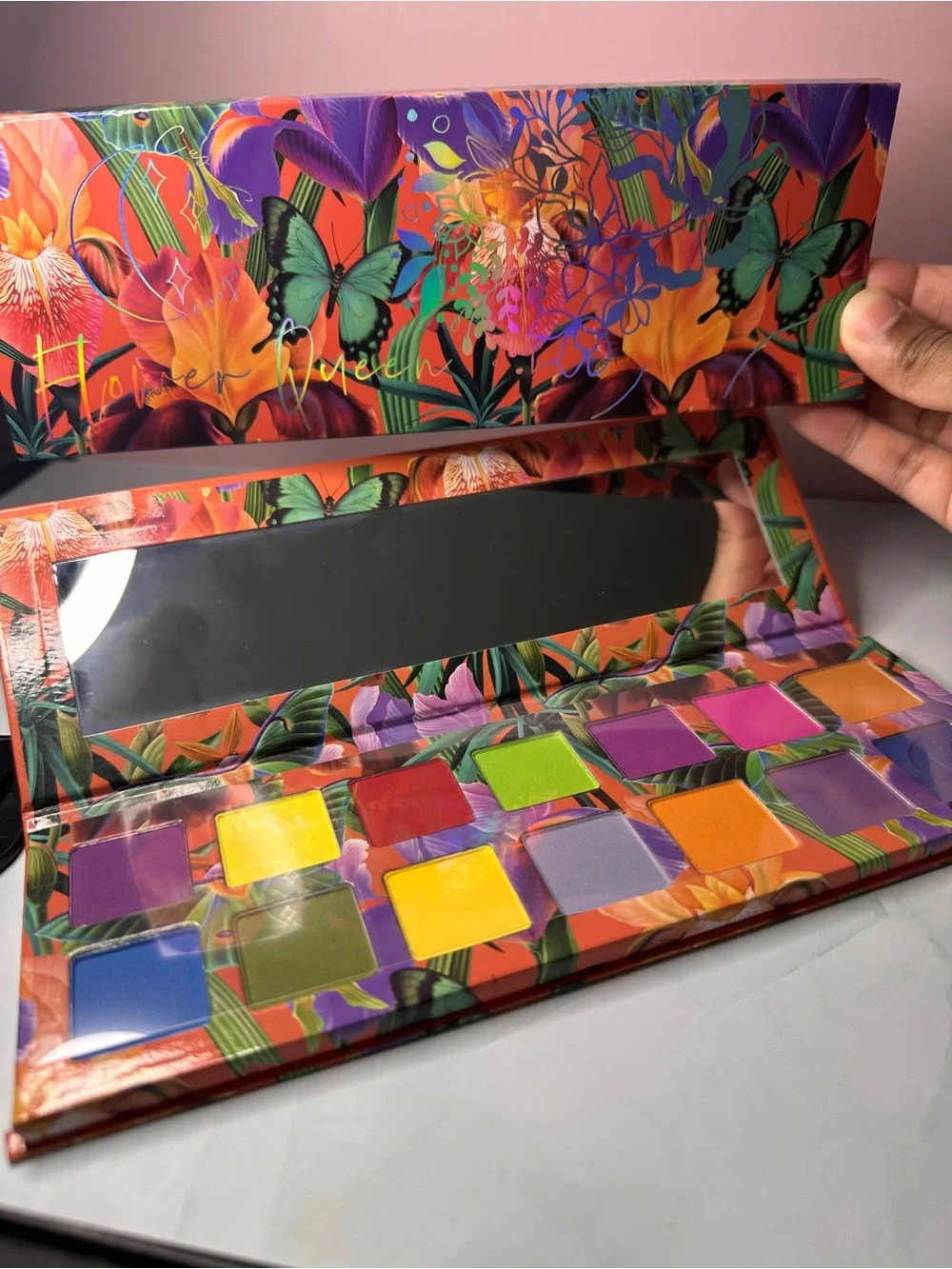 Colorful Eyeshadow Palette - Pink Tropical Design